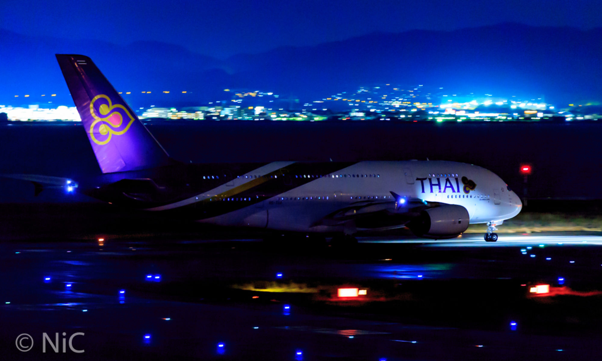 Thai Airways A380 in the night
